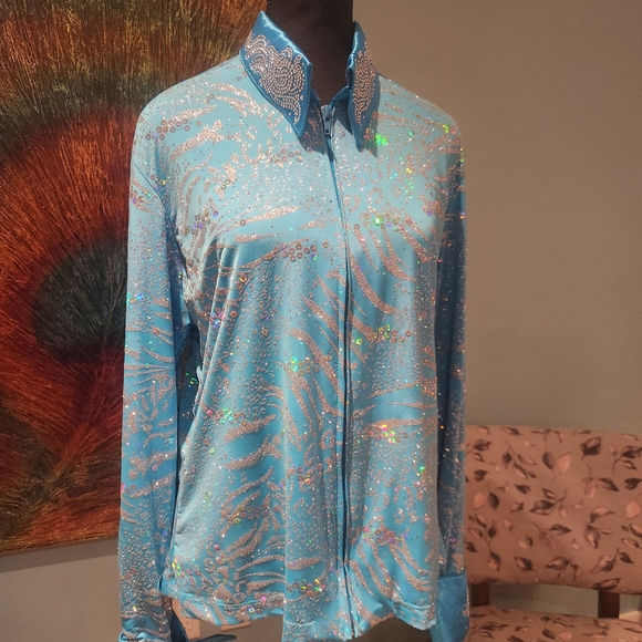 Performance Collection Blue Shirt - Picture 1 of 4